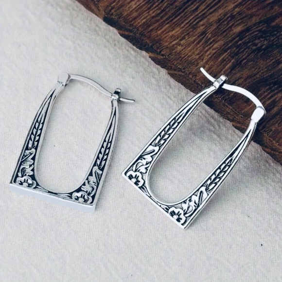 Ondine Branch Bud Bloom Floral Vine Embossed Arched Window Rectangle Garden Hoop - Picture 14 of 15